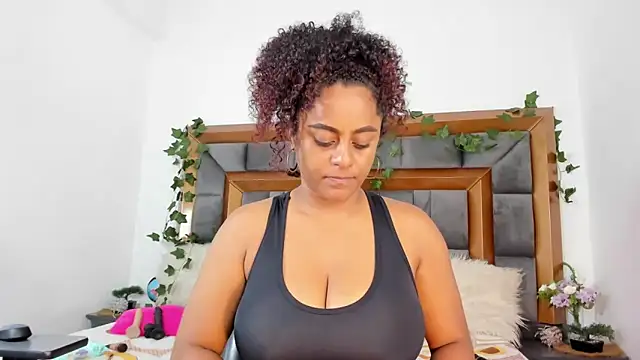 BellaKarla online show from March 11, 2025, 11:04 pm