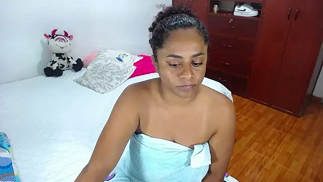 BellaKarla online show from January 5, 2026, 8:12 pm