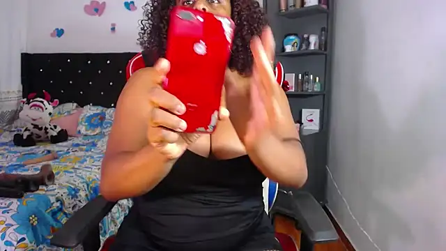 BellaKarla online show from May 15, 2026, 11:12 pm