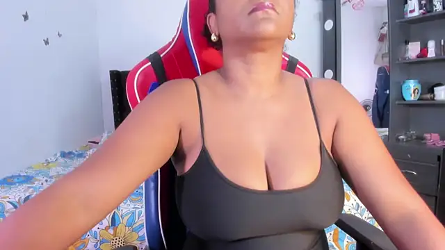 BellaKarla online show from July 11, 2026, 2:20 pm