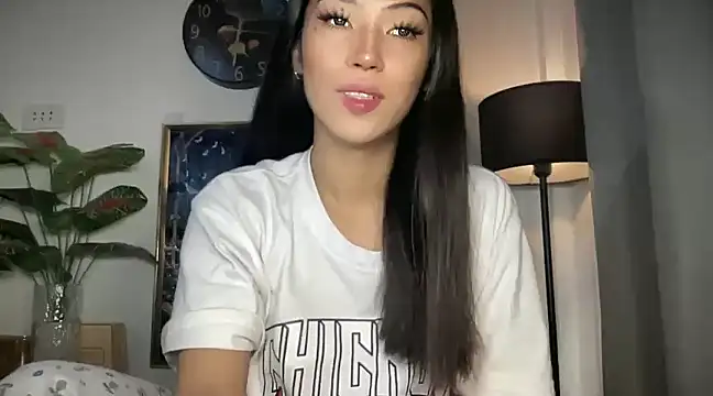 Bella Gordon online show from February 16, 2025, 10:32 pm