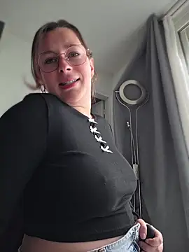Snapshot of Amai_Live chatting on May 5, 2026, 4:26 pm Amai Live online show from May 5, 2026, 4:26 pm