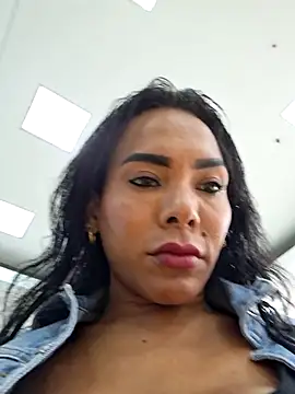 Doll Loren online show from October 28, 2025, 2:42 pm