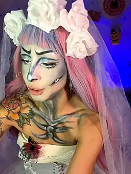 Cinamoonn online show from October 17, 2025, 10:34 pm