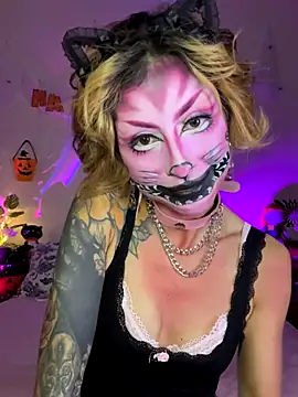 Cinamoonn online show from October 24, 2025, 11:23 pm