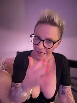 German Milf online show from February 21, 2025, 2:06 pm