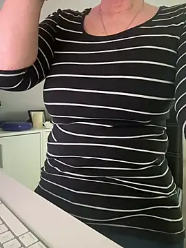 German Milf online show from February 28, 2025, 10:20 am