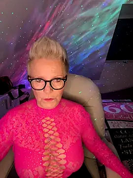 German Milf online show from October 30, 2025, 1:45 pm