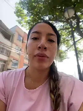 daniela henao online show from May 22, 2026, 3:06 pm