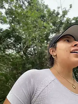daniela henao online show from July 26, 2026, 6:04 pm