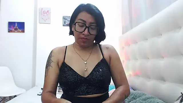 Snapshot of hornywife_ chatting on September 19, 2025, 7:25 pm hornywife  online show from September 19, 2025, 7:25 pm