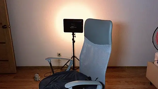 Snapshot of EllsaJean_ chatting on July 26, 2026, 9:32 pm EllsaJean online show from July 26, 2026, 9:32 pm