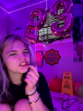 Snapshot of Cutiepiespanks chatting on November 2, 2025, 10:56 pm Cutiepiespanks online show from November 2, 2025, 10:56 pm