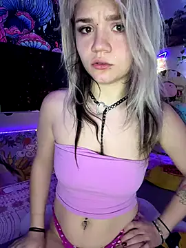 Snapshot of Cutiepiespanks chatting on November 23, 2025, 10:31 pm Cutiepiespanks online show from November 23, 2025, 10:31 pm