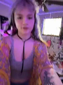 Snapshot of Cutiepiespanks chatting on November 25, 2025, 8:20 pm Cutiepiespanks online show from November 25, 2025, 8:20 pm