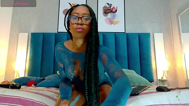 MiaMidnnightt online show from March 5, 2025, 12:22 pm