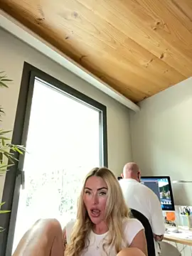 EmaSalis online show from September 9, 2025, 10:48 am