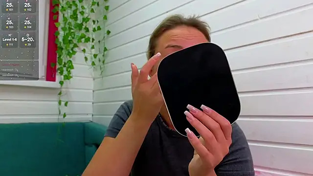 Misss Vikk online show from October 5, 2025, 6:12 am