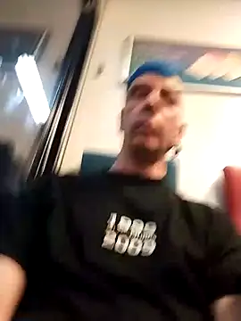 seelengleich online show from December 18, 2024, 4:49 pm