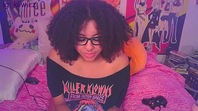 N1NT3NDH03 online show from February 11, 2025, 4:33 am