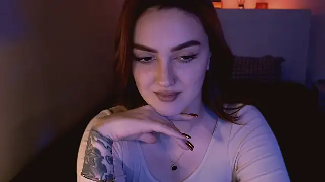 LilyFarey online show from December 5, 2024, 6:11 pm