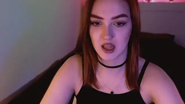 LilyFarey online show from December 18, 2024, 5:31 pm