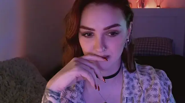 LilyFarey online show from December 19, 2024, 5:08 pm