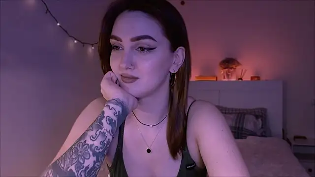 LilyFarey online show from January 18, 2025, 6:10 pm