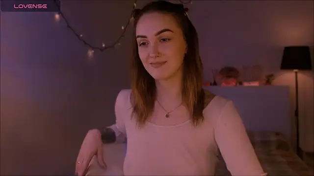 LilyFarey online show from October 2, 2025, 6:48 pm