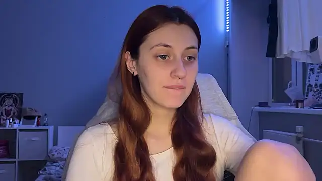 Snapshot of Uniarten chatting on November 4, 2025, 6:18 pm Uniarten online show from November 4, 2025, 6:18 pm