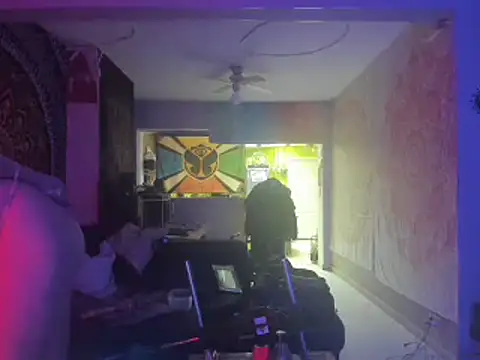 Snapshot of slankecrosdresser chatting on December 11, 2024, 10:14 am slankecrosdresser online show from December 11, 2024, 10:14 am