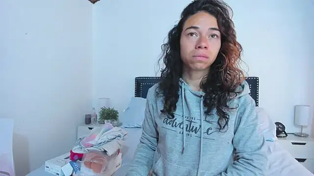 ZulyMichels online show from February 11, 2025, 12:48 pm