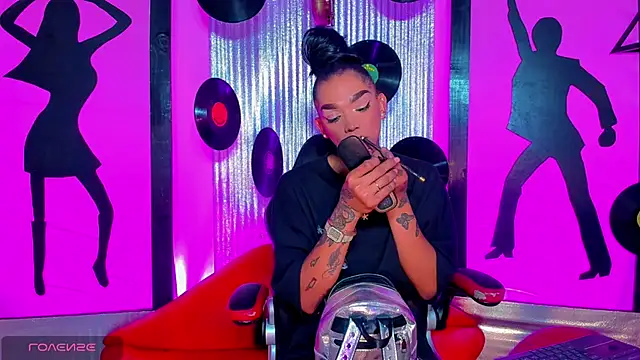 nickyminach  online show from March 24, 2026, 6:18 am