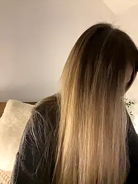 Eva Ryen online show from October 4, 2025, 4:49 pm