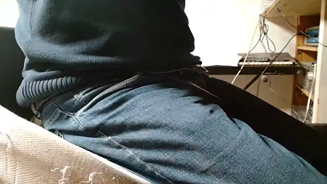 blow2gold online show from December 1, 2025, 3:39 pm