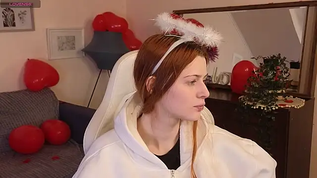 Snapshot of doll_lesli chatting on February 15, 2025, 2:44 pm doll lesli online show from February 15, 2025, 2:44 pm