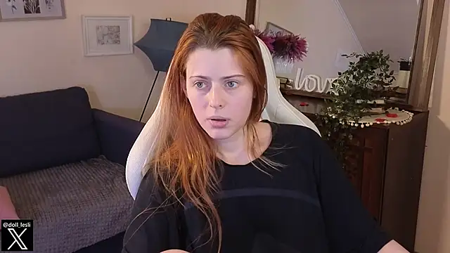 Snapshot of doll_lesli chatting on February 25, 2025, 5:25 pm doll lesli online show from February 25, 2025, 5:25 pm