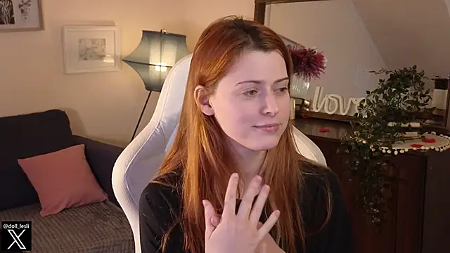 Snapshot of doll_lesli chatting on February 27, 2025, 2:10 pm doll lesli online show from February 27, 2025, 2:10 pm