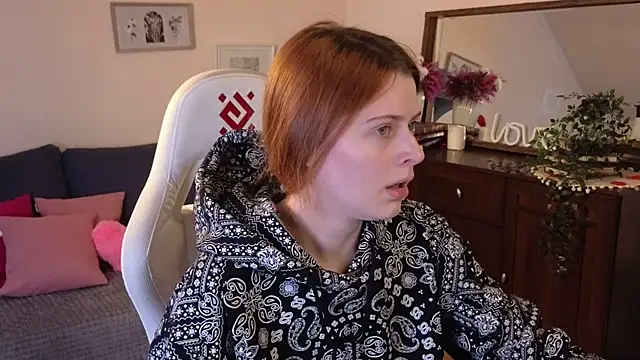 Snapshot of doll_lesli chatting on March 7, 2025, 2:45 pm doll lesli online show from March 7, 2025, 2:45 pm