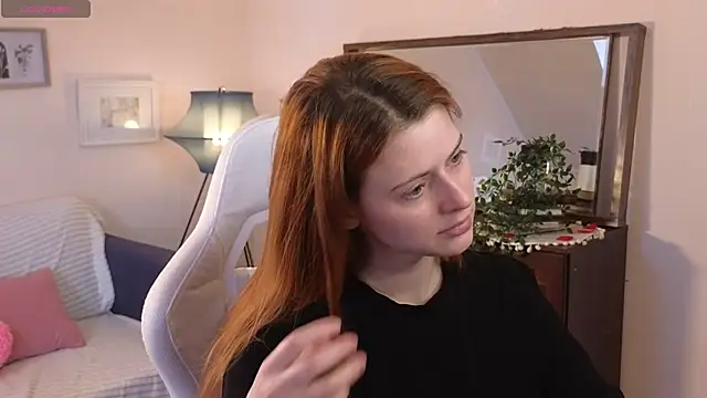 Snapshot of doll_lesli chatting on March 20, 2025, 2:32 pm doll lesli online show from March 20, 2025, 2:32 pm