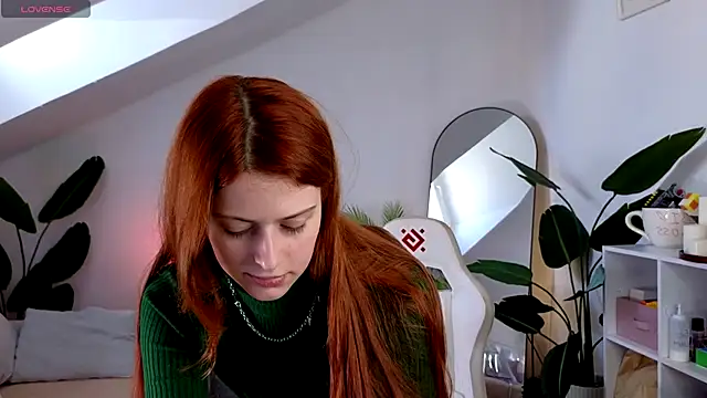 Snapshot of doll_lesli chatting on October 8, 2025, 6:44 am doll lesli online show from October 8, 2025, 6:44 am