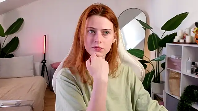 Snapshot of doll_lesli chatting on October 24, 2025, 9:38 am doll lesli online show from October 24, 2025, 9:38 am