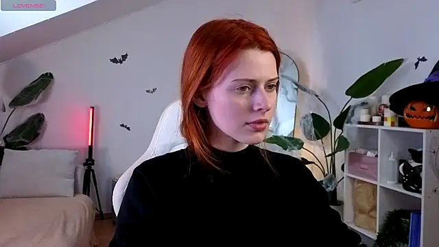 Snapshot of doll_lesli chatting on November 5, 2025, 8:36 am doll lesli online show from November 5, 2025, 8:36 am