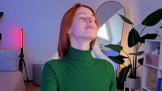 Snapshot of doll_lesli chatting on November 28, 2025, 10:18 am doll lesli online show from November 28, 2025, 10:18 am