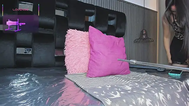 levana1 online show from October 24, 2025, 3:03 am