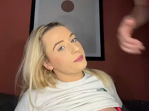 Strongqueen online show from December 25, 2024, 12:27 am