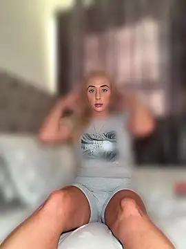 Strongqueen online show from July 12, 2026, 6:43 pm