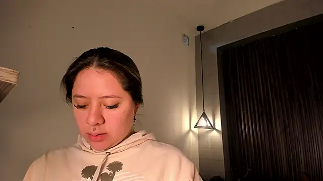  rebecca1 online show from March 19, 2025, 1:51 pm