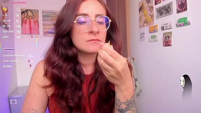 Snapshot of linda_giggle chatting on June 5, 2026, 9:20 pm linda giggle online show from June 5, 2026, 9:20 pm