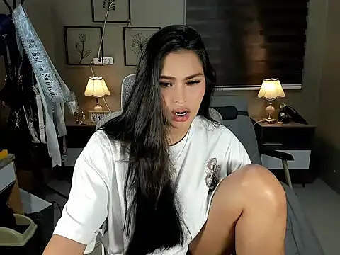 EternityBanks online show from December 19, 2025, 9:44 pm